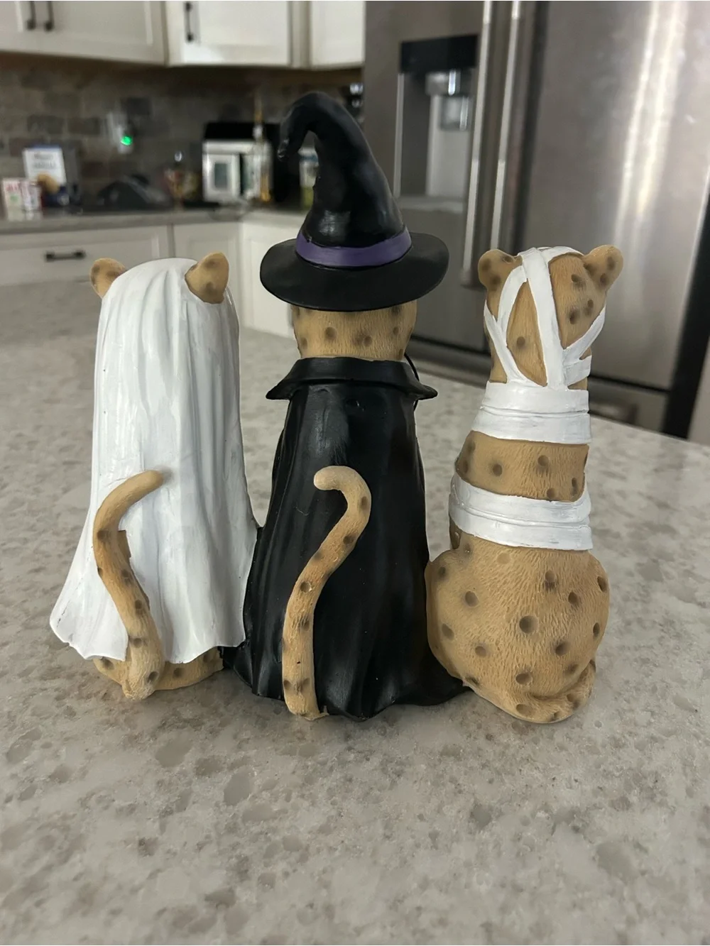 N/A charming figurine
